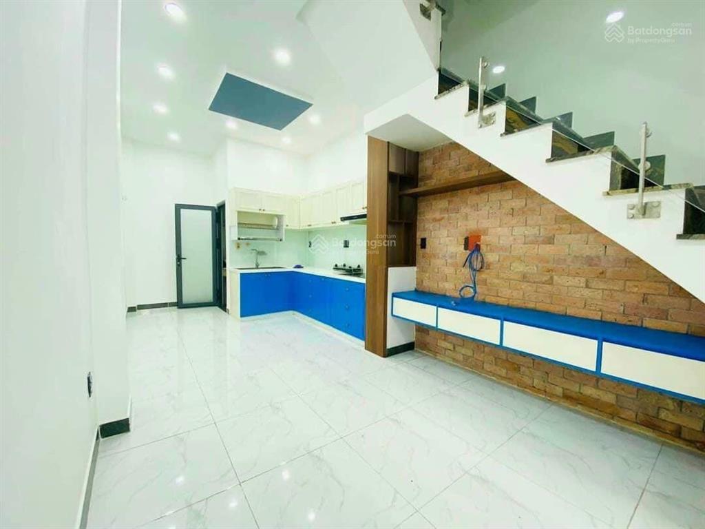 Bán gấp nhà riêng hẻm ô tô đối diện bệnh viện quân y 175,nguyễn kiệm,gò vấp. dt 61,5m2. giá 2,9tỷ