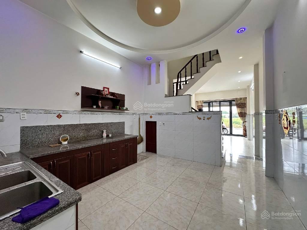 Tiện ích xung quanh bách hóa xanh, phòng khám, công viên, ubnd, trường học, sát bệnh viện bình tân