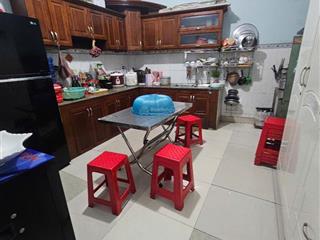 Kết cấu . nhà một trệt hai lầu sân thượng . 3 phòng ngủ một phòng thờ 4wc