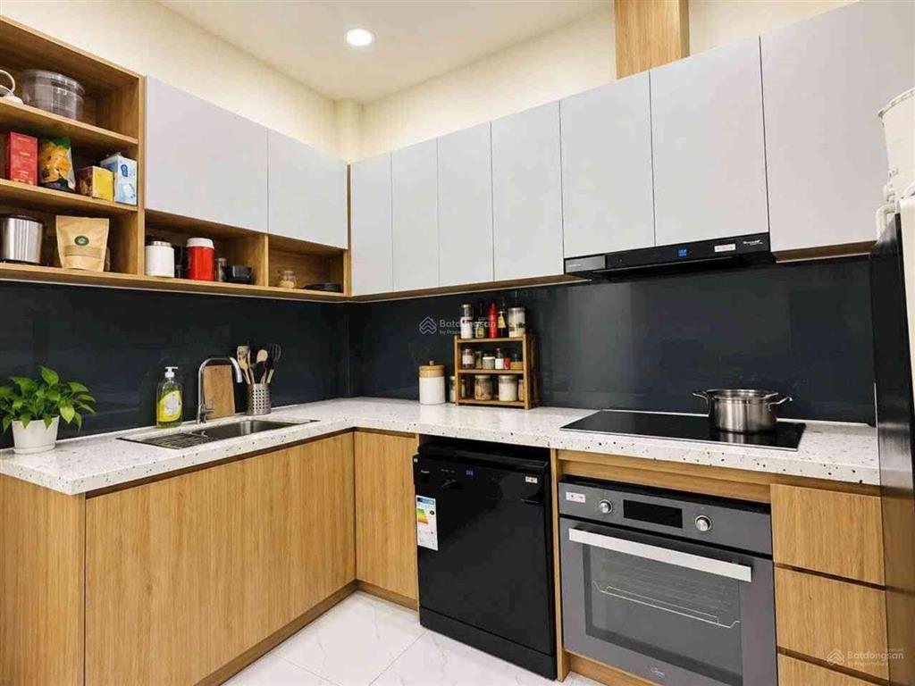 Hxh đỗ cửa  tân phú giáp tân bình  gần chợ trường học bv gần aeon mall