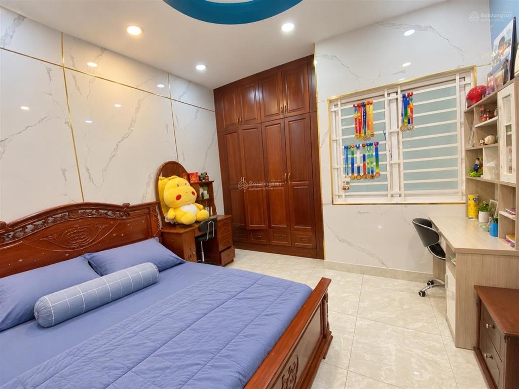 Hẻm xe hơi luỹ bán bích  4 tầng btct  kế công viên  khu dân cư hiện hữu  không bị qui hoạch.