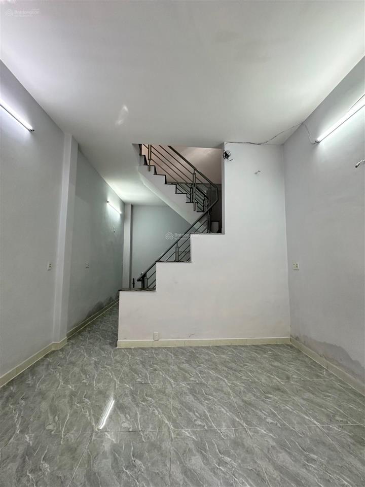  vị trí ngay sát mặt tiền lê văn quới, ngã tư bốn xã, phan anh, hòa bình.