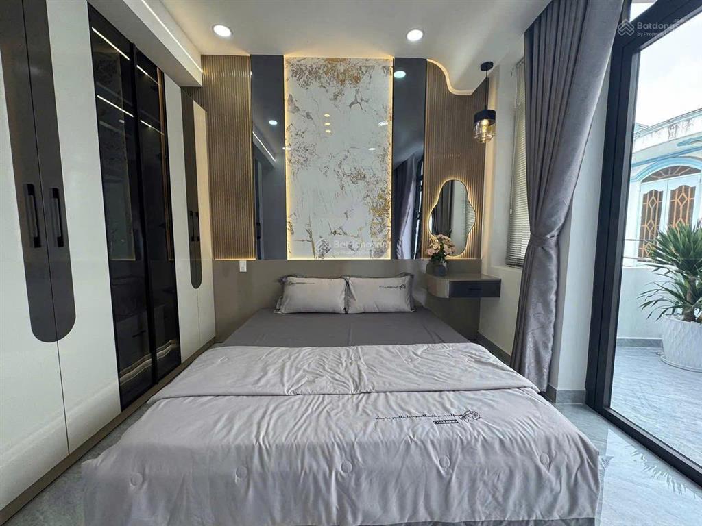 Đinh tiên hoàng, p7 bình thạnh chỉ 2 tỷ 2!  2 lầu  di chuyển q1 chỉ vài phút