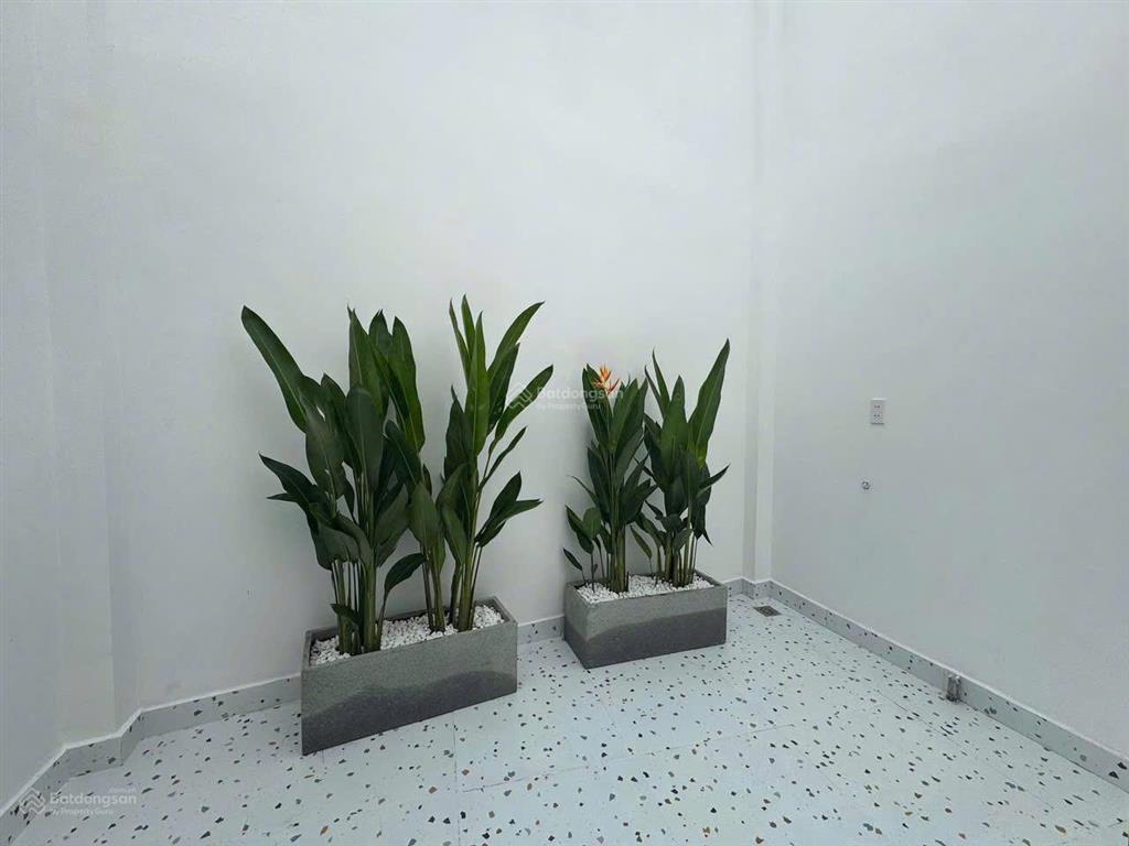 Đinh tiên hoàng, p7 bình thạnh chỉ 2 tỷ 2!  2 lầu  di chuyển q1 chỉ vài phút