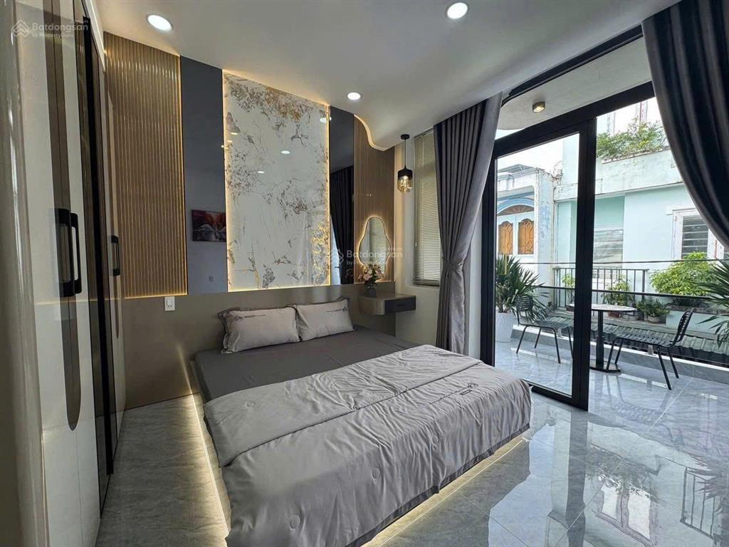 Đinh tiên hoàng, p7 bình thạnh chỉ 2 tỷ 2!  2 lầu  di chuyển q1 chỉ vài phút