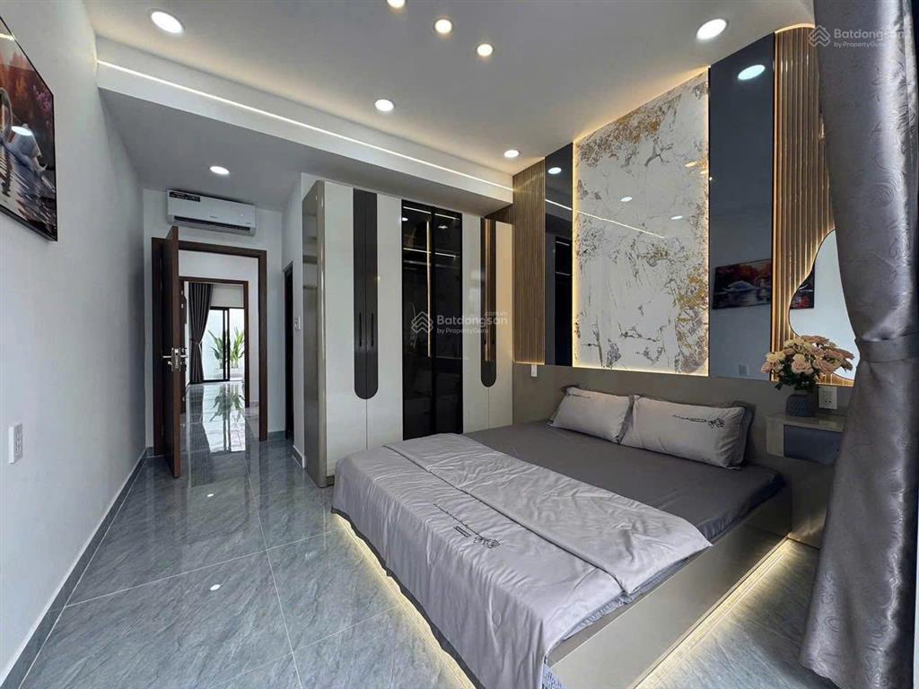 Đinh tiên hoàng, p7 bình thạnh chỉ 2 tỷ 2!  2 lầu  di chuyển q1 chỉ vài phút