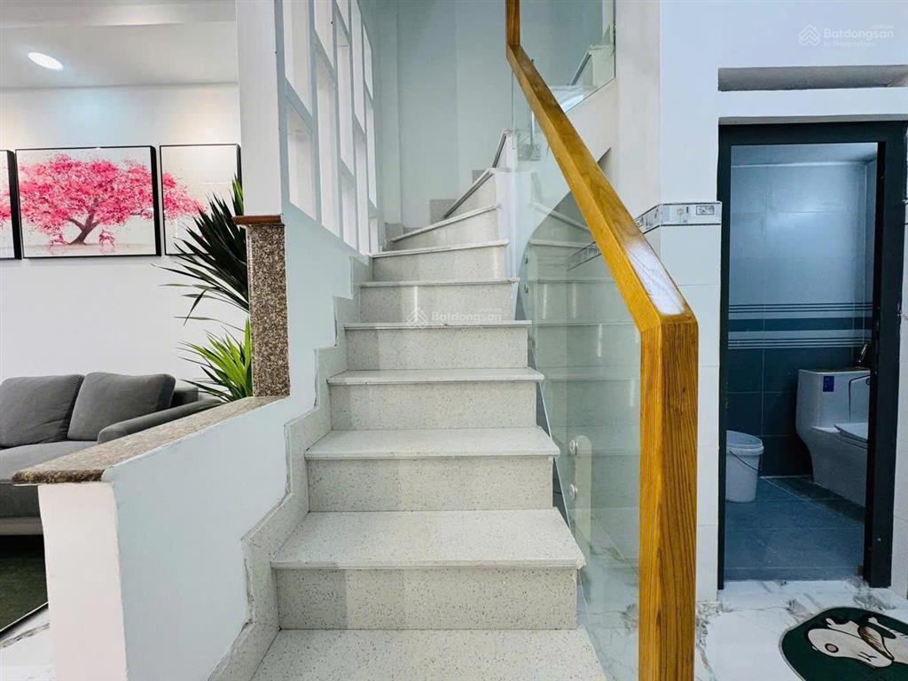 Nhà lê văn duyệt  p7 bình thạnh  3pn 3wc  chỉ 3 tỷ 2!