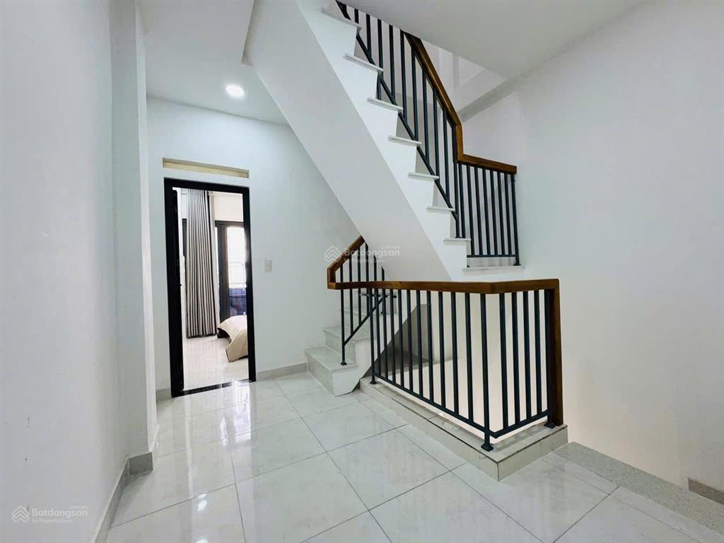 Nhà lê văn duyệt  p7 bình thạnh  3pn 3wc  chỉ 3 tỷ 2!