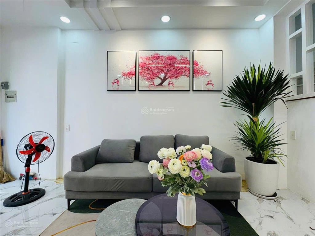 Nhà lê văn duyệt  p7 bình thạnh  3pn 3wc  chỉ 3 tỷ 2!