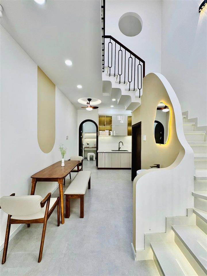 Nhà gần chợ gò vấp 3,2 tỷ  hđ thuê 14tr/tháng  3pn (có pn trệt)  shr  hxh