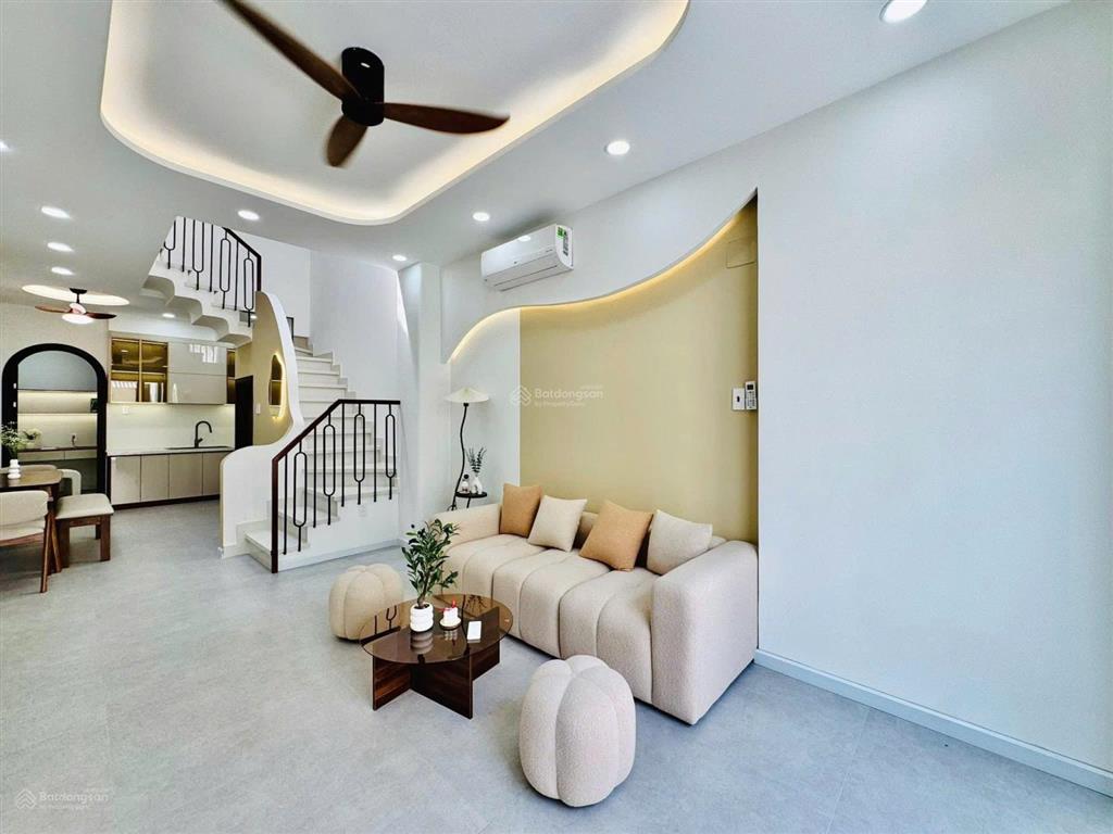 Nhà gần chợ gò vấp 3,2 tỷ  hđ thuê 14tr/tháng  3pn (có pn trệt)  shr  hxh