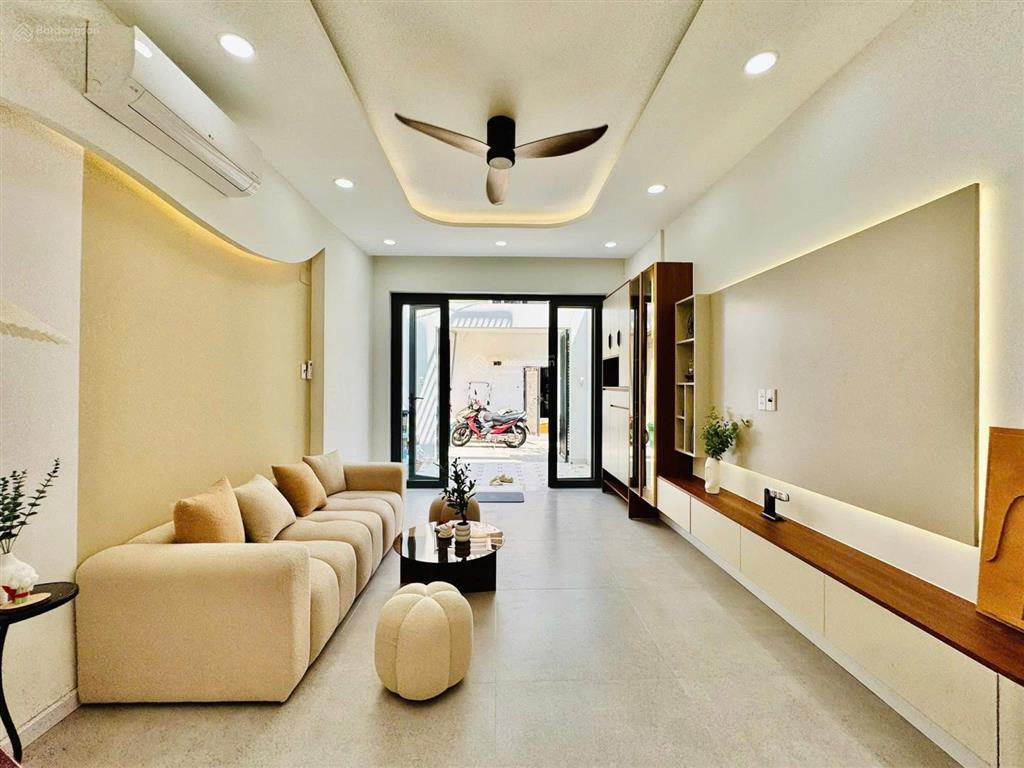 Nhà gần chợ gò vấp 3,2 tỷ  hđ thuê 14tr/tháng  3pn (có pn trệt)  shr  hxh