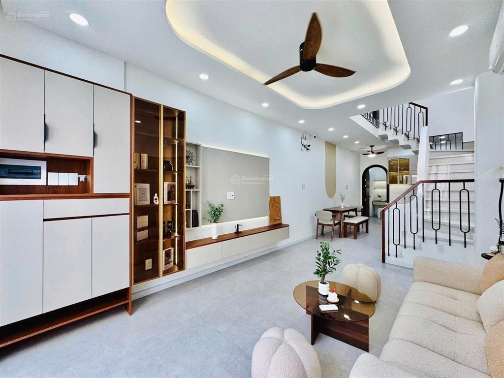 Nhà gần chợ gò vấp 3,2 tỷ  hđ thuê 14tr/tháng  3pn (có pn trệt)  shr  hxh