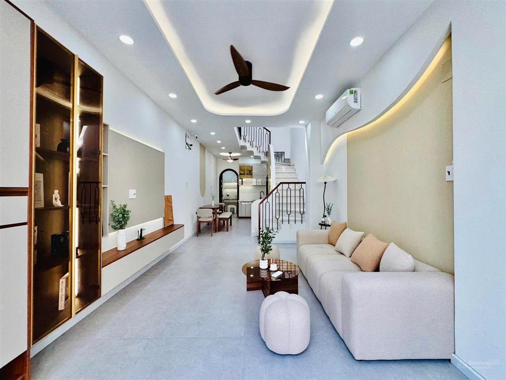 Nhà gần chợ gò vấp 3,2 tỷ  hđ thuê 14tr/tháng  3pn (có pn trệt)  shr  hxh