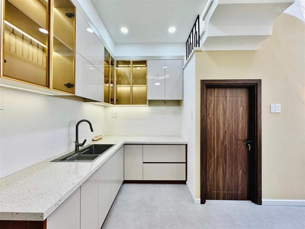 Nhà gần chợ gò vấp 3,2 tỷ  hđ thuê 14tr/tháng  3pn (có pn trệt)  shr  hxh