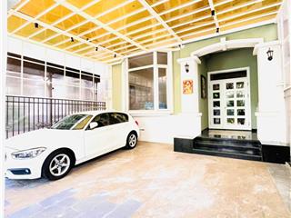 Cho thuê biệt thự phú mỹ hưng, cạnh công viên và khu lâu đài chateau, 126m2 (7x18), 3 tầng, áp mái