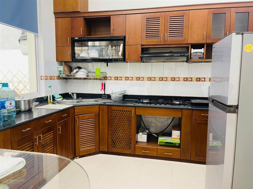 Cho thuê biệt thự phú mỹ hưng, cạnh công viên, khu compound, kế vivo, 126m2(7x18), 3 tầng, 3pn, 4wc