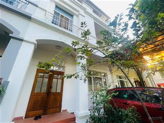 Cho thuê biệt thự phú mỹ hưng, cạnh công viên, khu compound, kế vivo, 126m2(7x18), 3 tầng, 3pn, 4wc