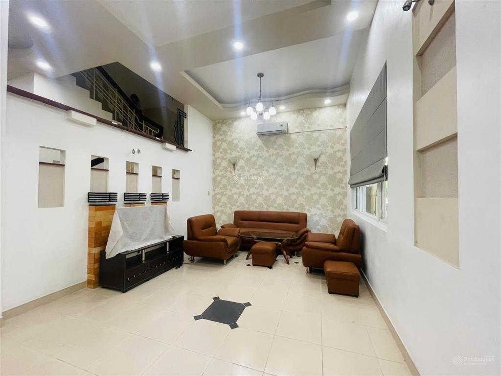 Cho thuê biệt thự phú mỹ hưng, cạnh công viên, khu compound, kế vivo, 126m2(7x18), 3 tầng, 3pn, 4wc
