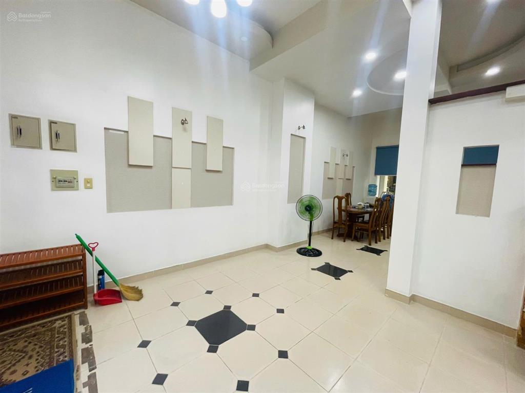 Cho thuê biệt thự phú mỹ hưng, cạnh công viên, khu compound, kế vivo, 126m2(7x18), 3 tầng, 3pn, 4wc