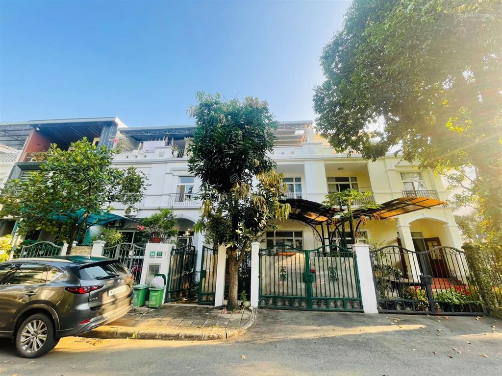 Cho thuê biệt thự phú mỹ hưng, cạnh công viên, khu compound, kế vivo, 126m2(7x18), 3 tầng, 3pn, 4wc