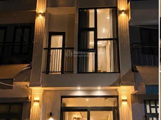 Bán nhà mặt tiền ngay hóc môn  nhà mới 100%  giá chỉ 2,55 tỷ