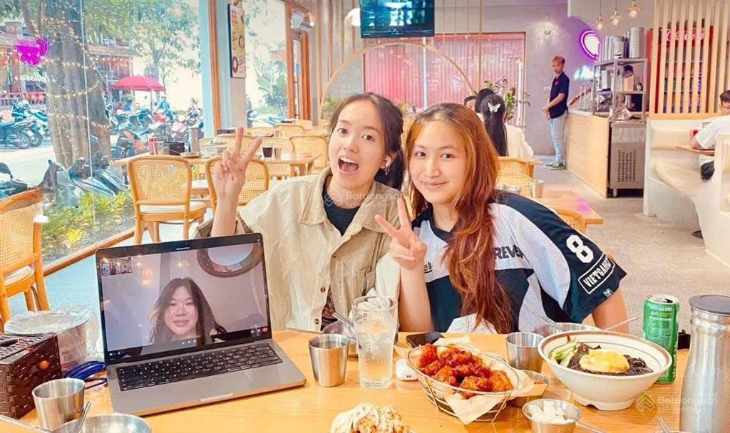 Mp hàng cót. hoàn kiếm  diện tích 55m nhà 5 tầng mặt tiền 7m sổ vuông vỉa hè 6m chỉ 53 tỷ.