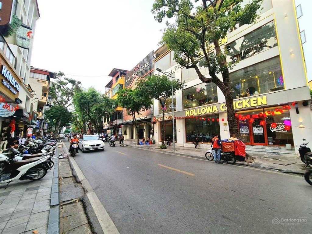 Mp hàng cót. hoàn kiếm  diện tích 55m nhà 5 tầng mặt tiền 7m sổ vuông vỉa hè 6m chỉ 53 tỷ.