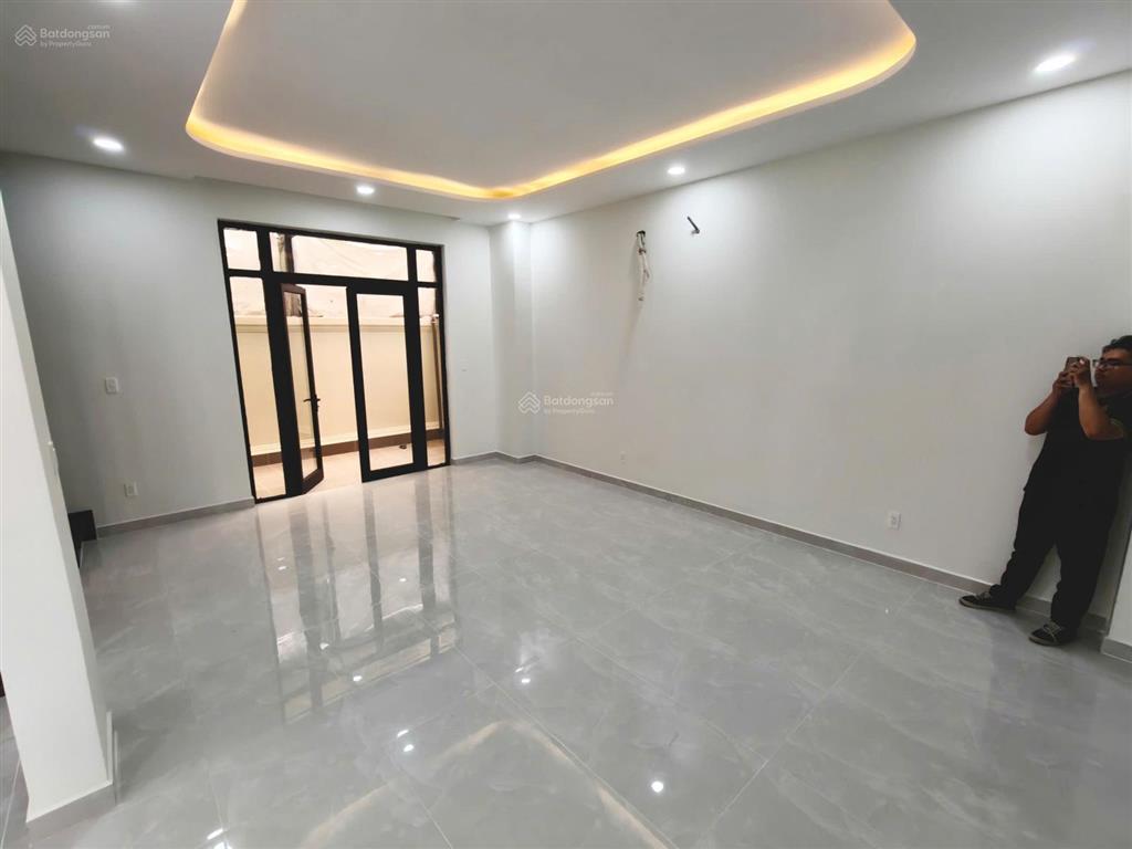 Căn kinh doanh có thang máy/máy lạnh giá chỉ 35tr hiếm nhất manhattan  ngay e tâm 0876 070 ***