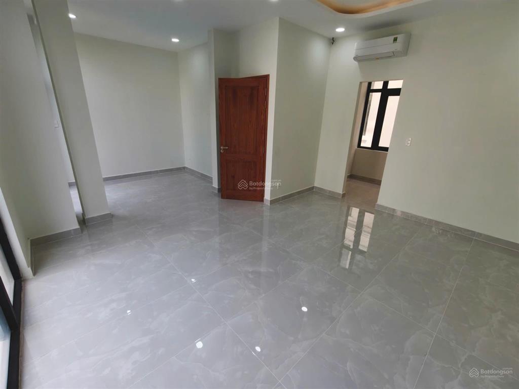 Căn kinh doanh có thang máy/máy lạnh giá chỉ 35tr hiếm nhất manhattan  ngay e tâm 0876 070 ***