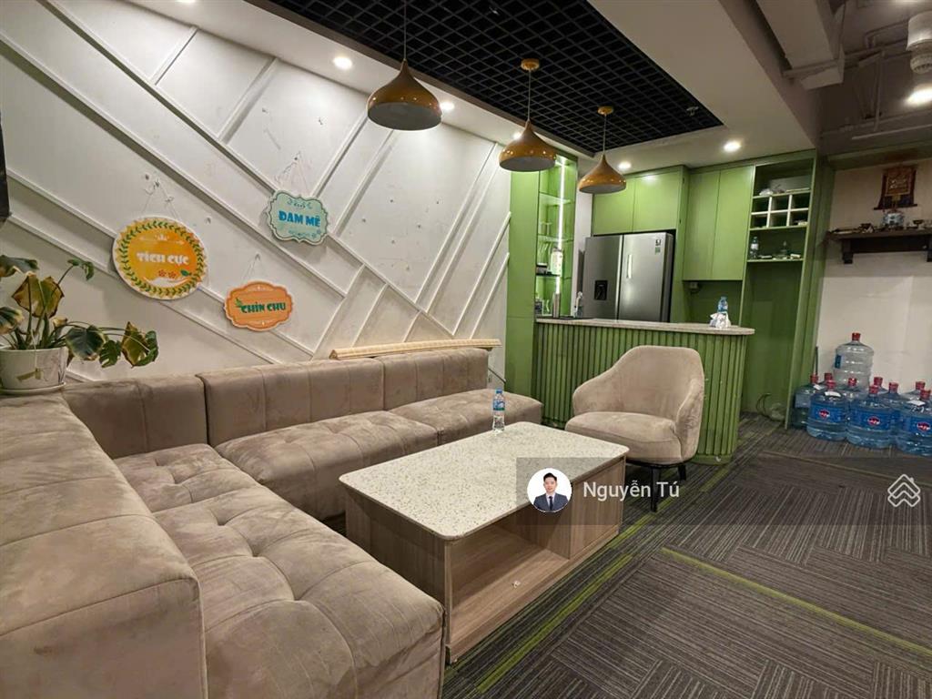 Chính chủ cho thuê văn phòng full nội thất imperia garden  thanh xuân. diện tích 150m2 vào luôn