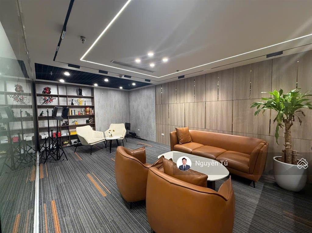 Chính chủ cho thuê văn phòng full nội thất imperia garden  thanh xuân. diện tích 150m2 vào luôn