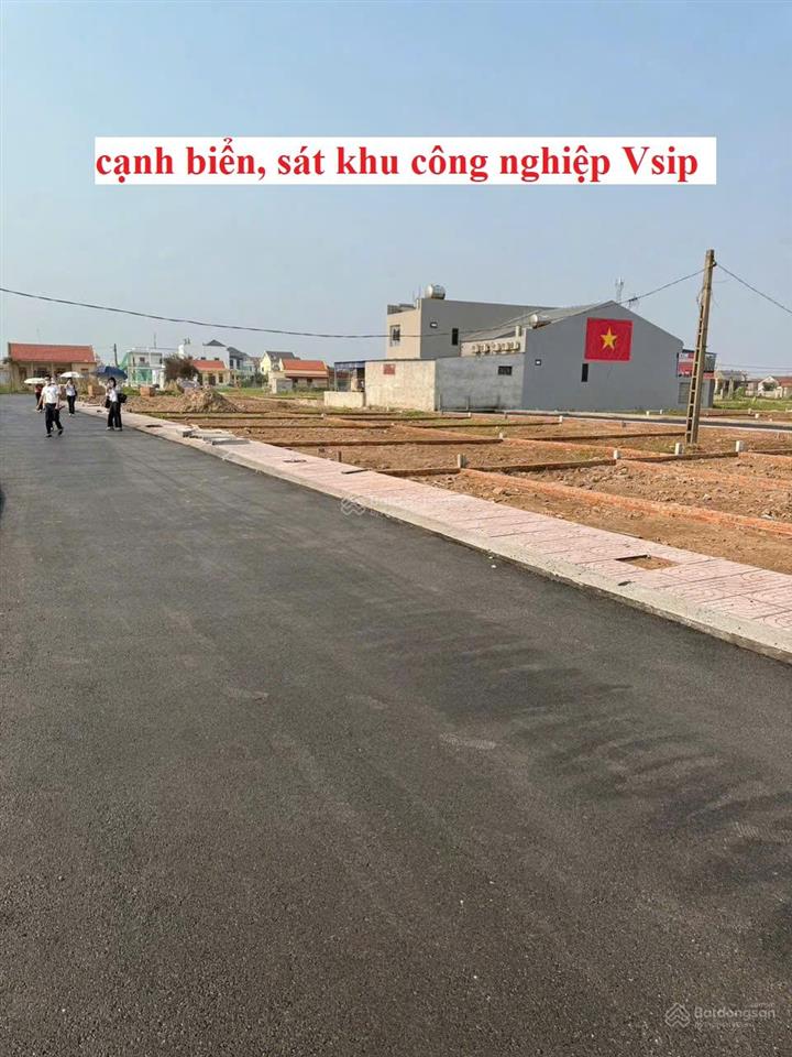 890 triệu 1 lô hiếm có, đất tt thị trấn quất lâm, ngay sát mặt biển, dân cư đông đúc gần vsip