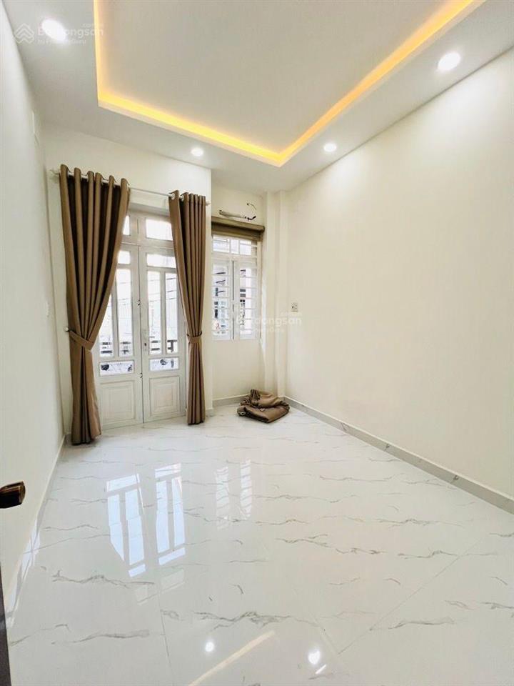 Bán gấp căn nhà 4 tầng btct , 4pn, nhà mới , ngay trung tâm quận 8
