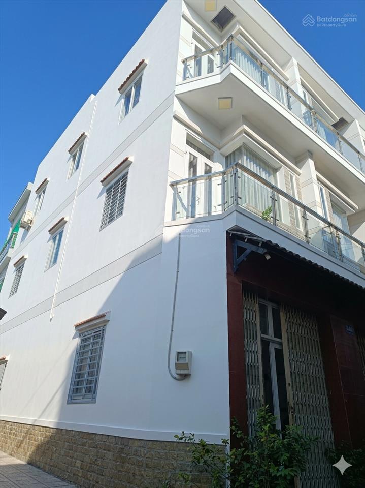 Trương đình hội q8  nhà đẹp 3 tầng btct 46m2( 3.5 x 15 m)  4pn  sát võ văn kiệt giá 4.x đồng