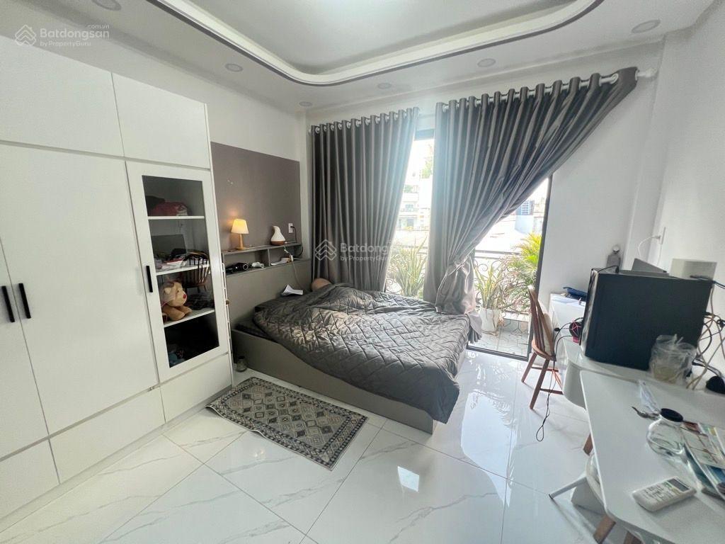 4 tỷ hơn nhà 3 tầng đẹp lung linh, ( 4x 8m) hẻm xe hơi  3pn lò gốm q6 gần chợ cây gõ q6
