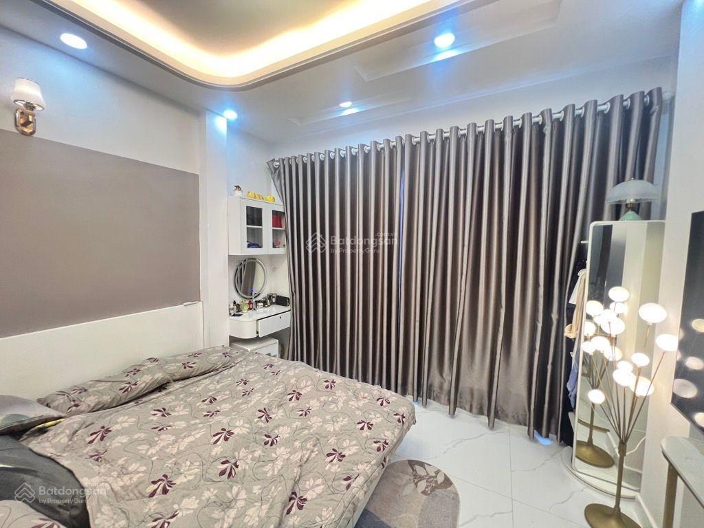 4 tỷ hơn nhà 3 tầng đẹp lung linh, ( 4x 8m) hẻm xe hơi  3pn lò gốm q6 gần chợ cây gõ q6