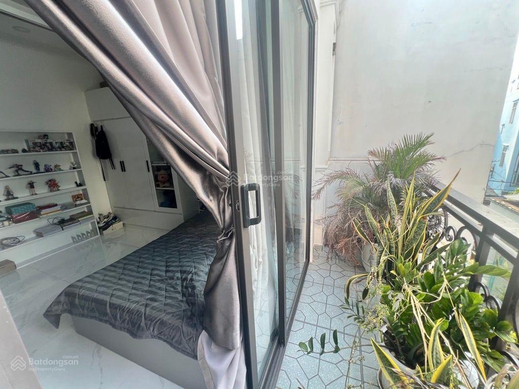 4 tỷ hơn nhà 3 tầng đẹp lung linh, ( 4x 8m) hẻm xe hơi  3pn lò gốm q6 gần chợ cây gõ q6