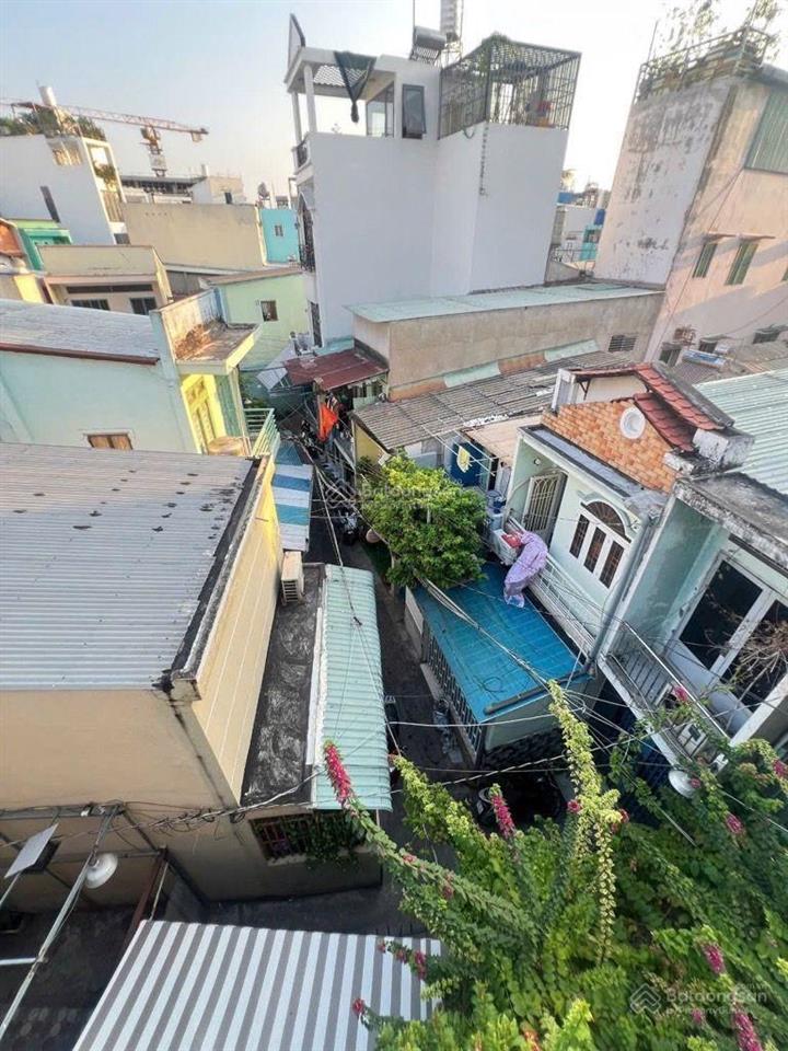 Bà ký q6 nhà 3 tầng btct ngang hiếm 4.5m bề thế dài 12m hẻm xe hơi đậu sát nhà giá nhỉnh 6 tỷ.