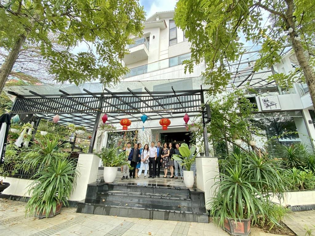 Chính chủ cho thuê nhà 17 no5 hoàng thế thiện
mặt hồ công viên sài đồng căn góc, 2 mặt tiền 36m