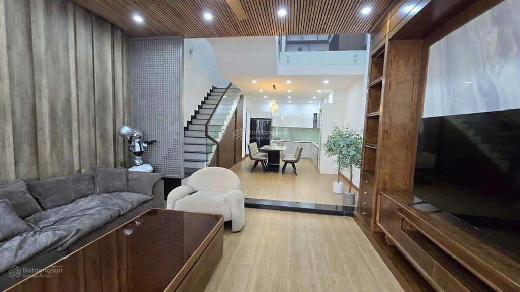 Nhà 3 tầng full nội thất,mặt tiền đặng huy trứ, ngay biển, khu du lịch mikazuki, giá chỉ nhỉnh 8 tỷ