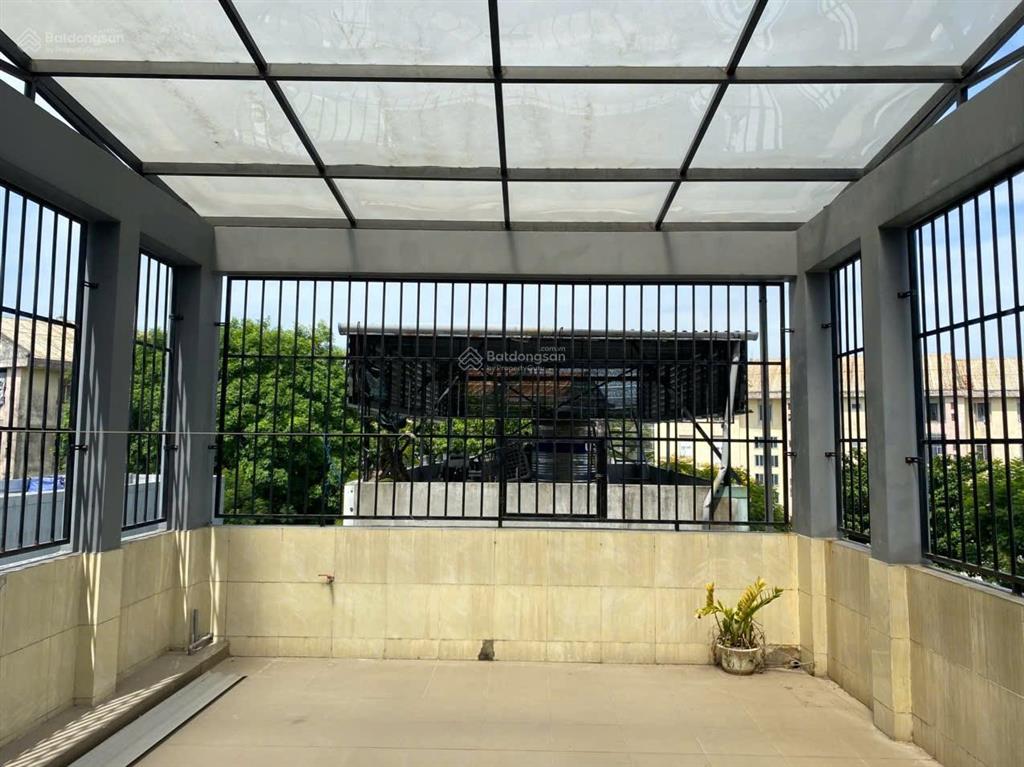 Siêu phẩm 4 tầng thang máy mặt tiền xuân thủy  kinh doanh đỉnh