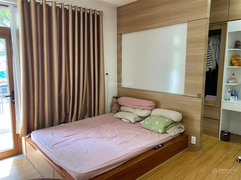 Siêu phẩm 4 tầng thang máy mặt tiền xuân thủy  kinh doanh đỉnh