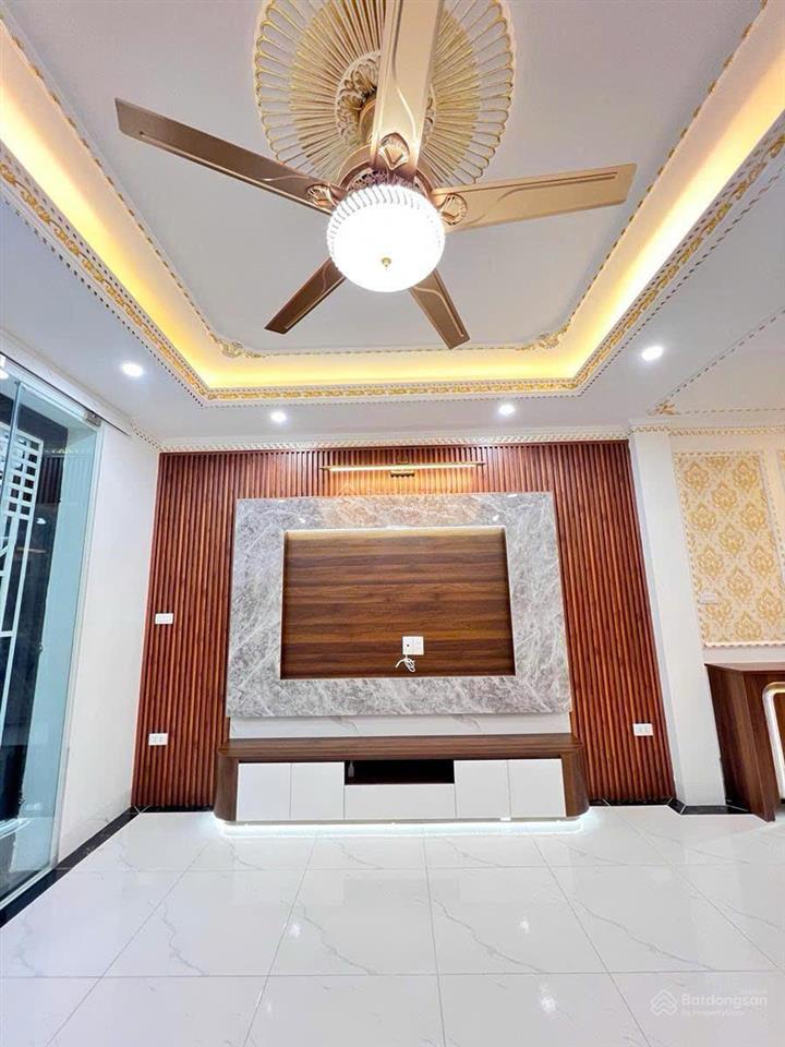 Siêu phẩm đa công năng võ chí công  lô góc  3 mặt thoáng  8 phòng khép kín thang máy