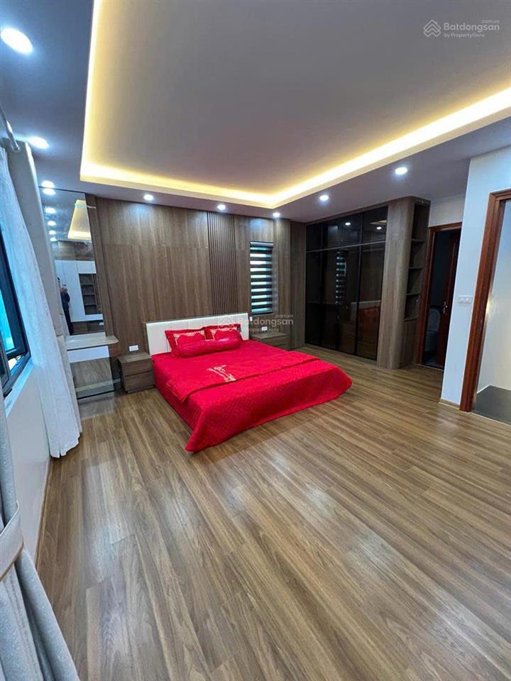 Bán nhà trung tâm tiện ích đầy đủ