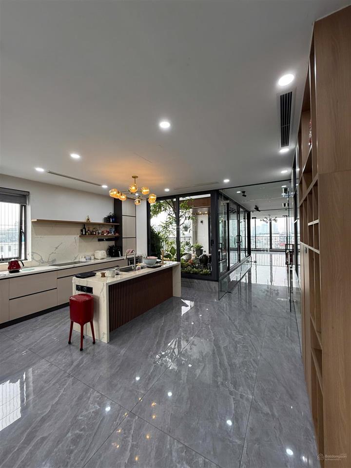 Siêu phẩm mặt phố nguyễn hoàng tôn tòa nhà văn phòng & căn hộ cao cấp