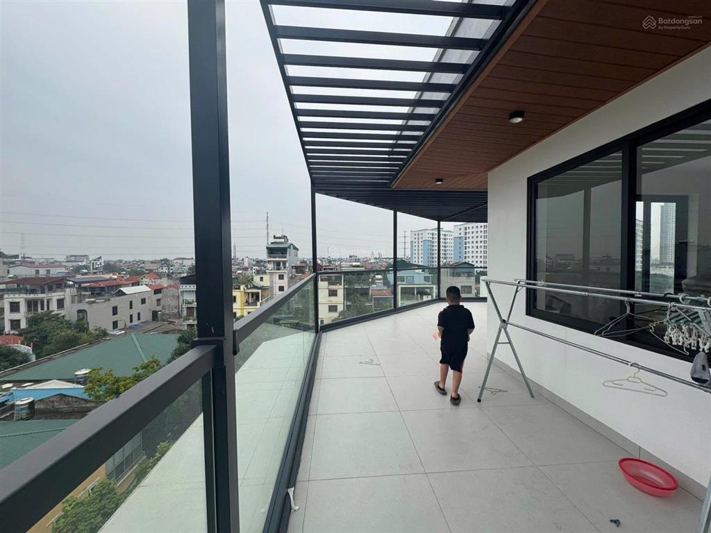 Vị trí đắc địa  mặt tiền quá rộng  vỉa hè đẹp  lô góc  6 tầng  thang máy  phân lô  đông ngạc