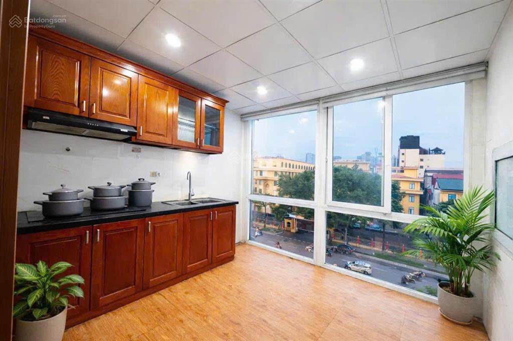 Bán căn hộ tt nguyễn chí thanh, huỳnh thúc kháng, sổ 44m2, dt 80m2, mặt phố, sân rộng, giá 5.6 tỷ