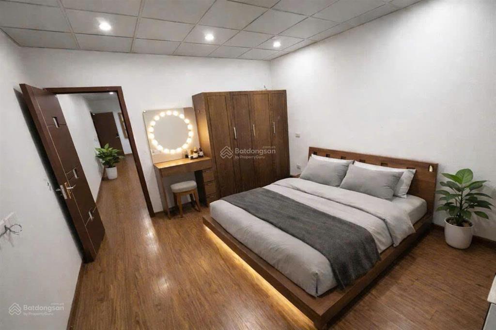 Bán căn hộ tt nguyễn chí thanh, huỳnh thúc kháng, sổ 44m2, dt 80m2, mặt phố, sân rộng, giá 5.6 tỷ