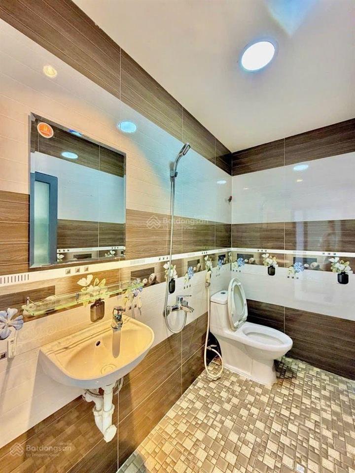Bán nhà gần chợ bà chiểu. bình thạnh